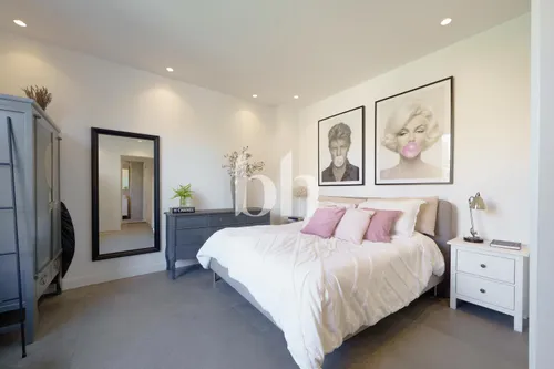 5 Bedrooms Villa in Estella