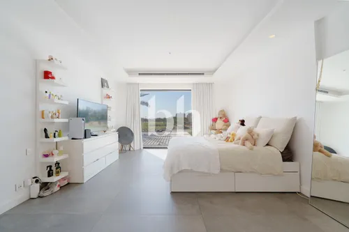 5 Bedrooms Villa in Estella