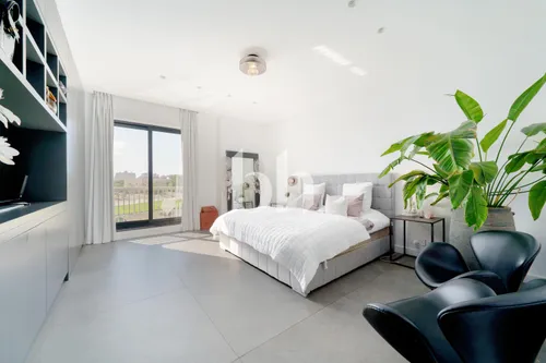 5 Bedrooms Villa in Estella