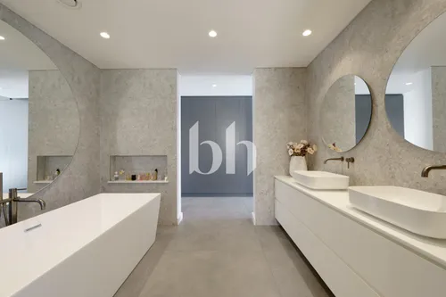 5 Bedrooms Villa in Estella