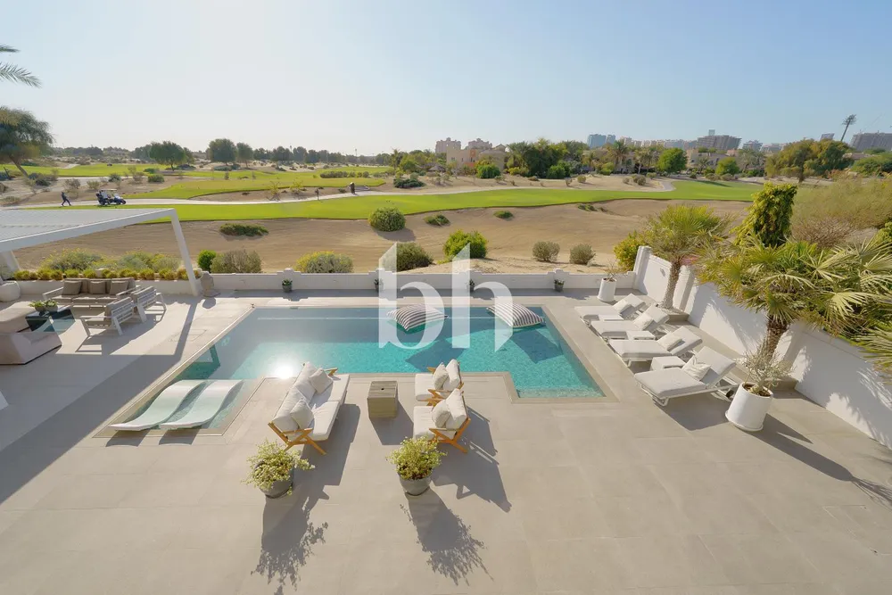 5 Bedrooms Villa in Estella