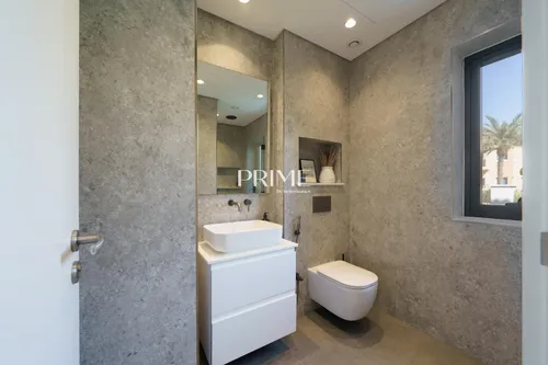 5 Bedrooms Villa in Estella