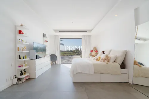 5 Bedrooms Villa in Estella