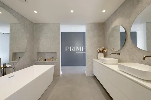 5 Bedrooms Villa in Estella