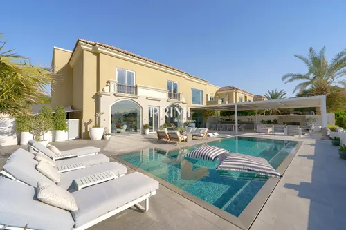 5 Bedrooms Villa in Estella