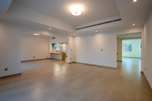 5 Bedrooms Villa in Novelia