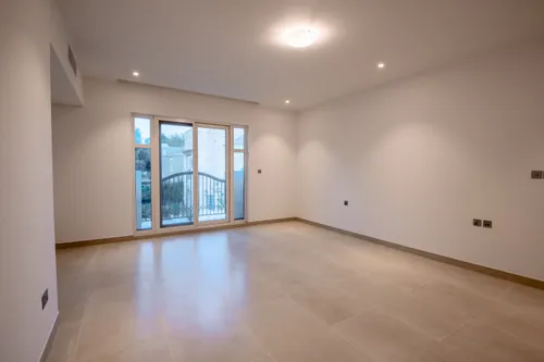 5 Bedrooms Villa in Novelia