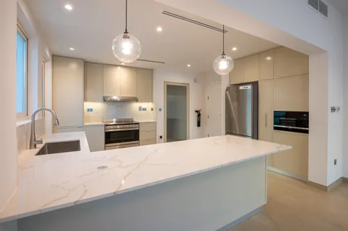 5 Bedrooms Villa in Novelia