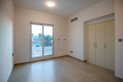 5 Bedrooms Villa in Novelia