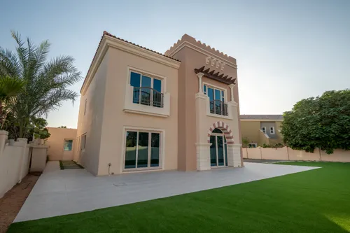 5 Bedrooms Villa in Novelia