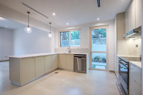 5 Bedrooms Villa in Novelia