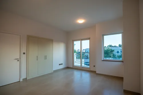 5 Bedrooms Villa in Novelia