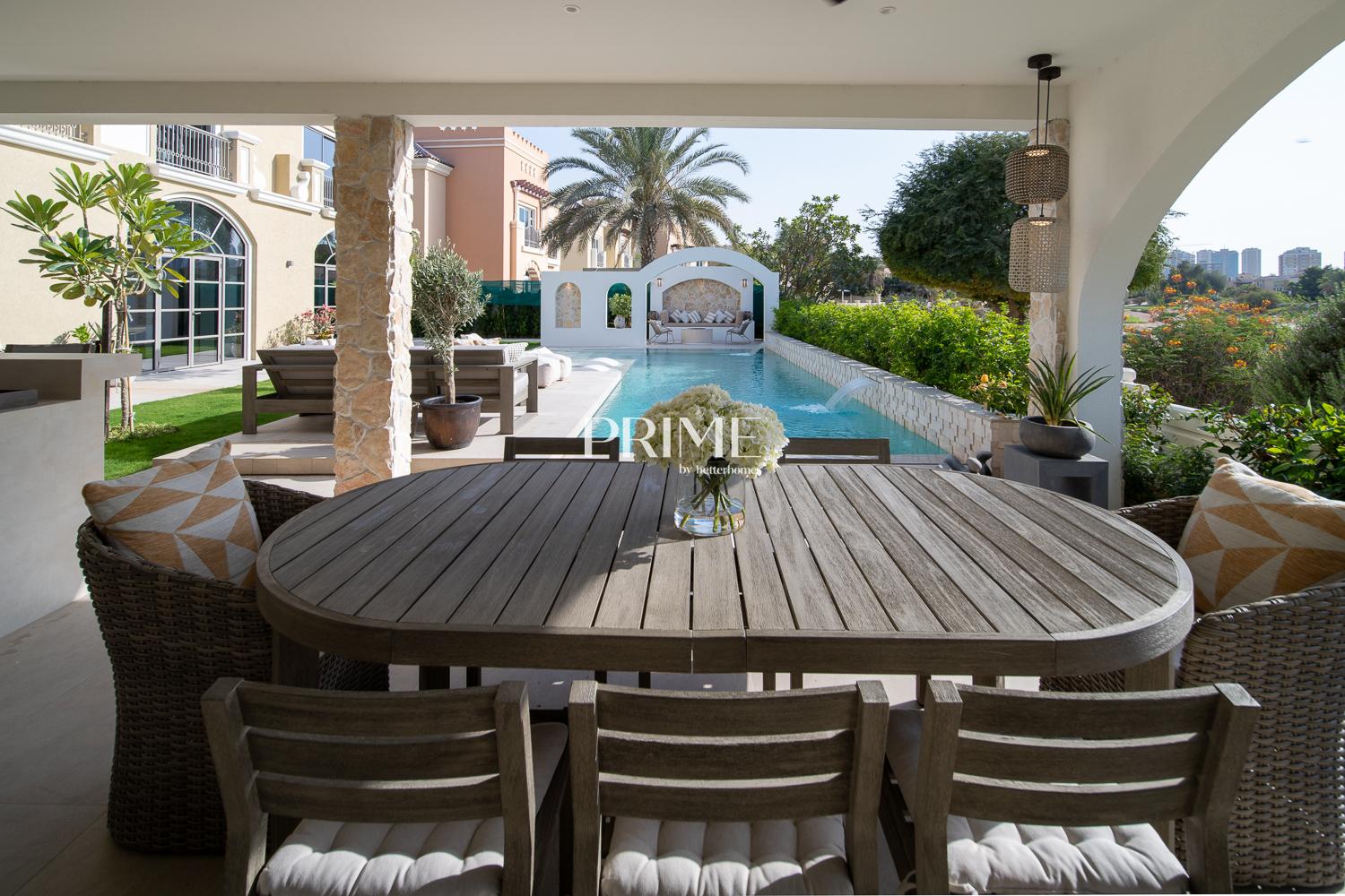 5 Bedrooms Villa in Oliva