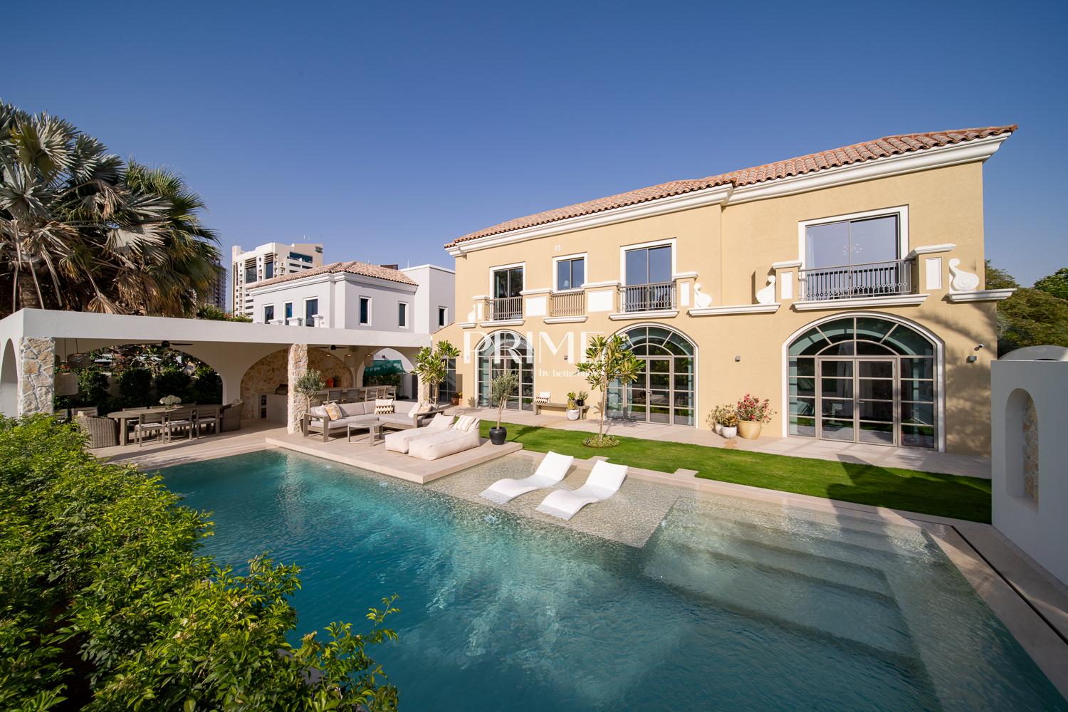 5 Bedrooms Villa in Oliva