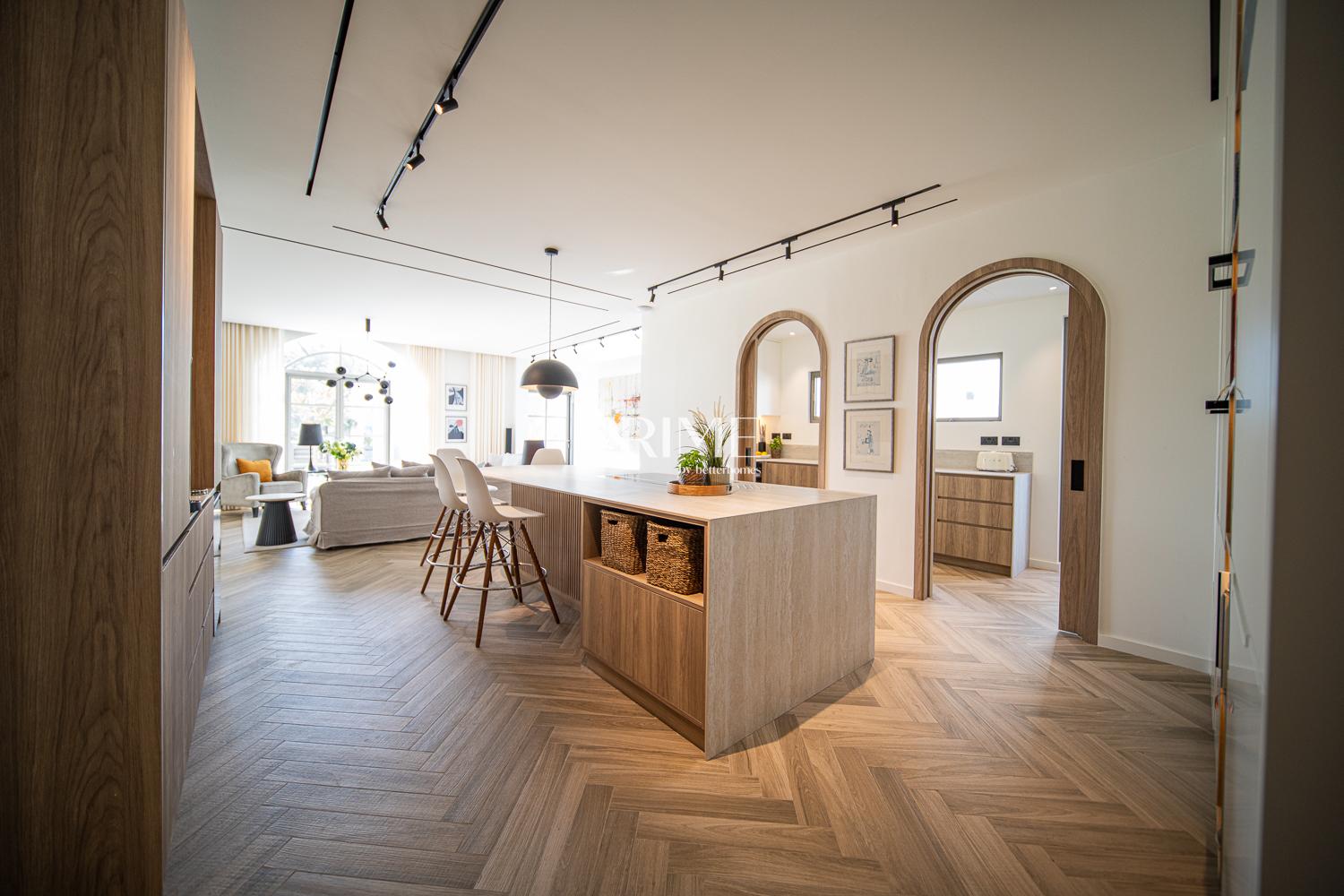 5 Bedrooms Villa in Oliva