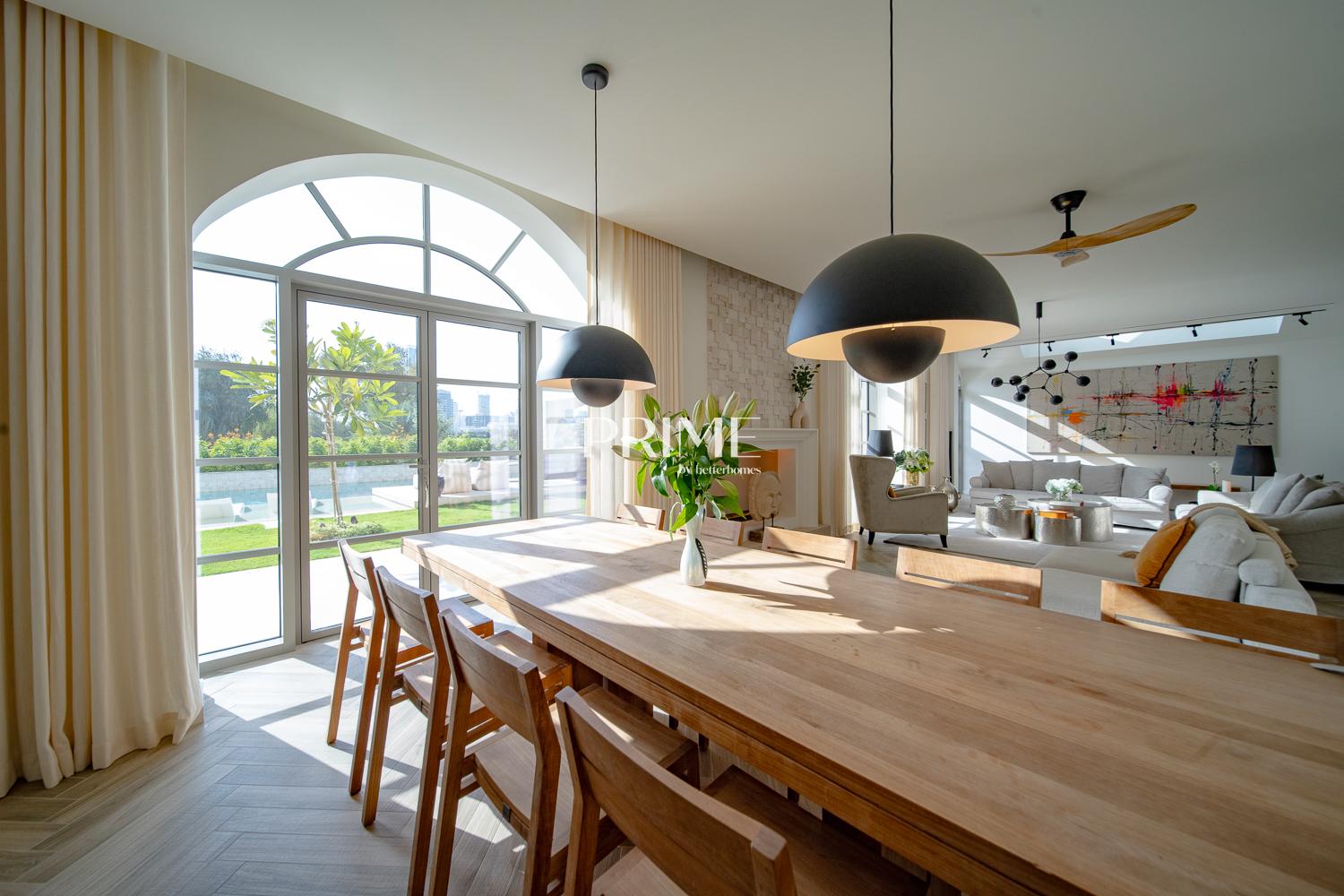 5 Bedrooms Villa in Oliva