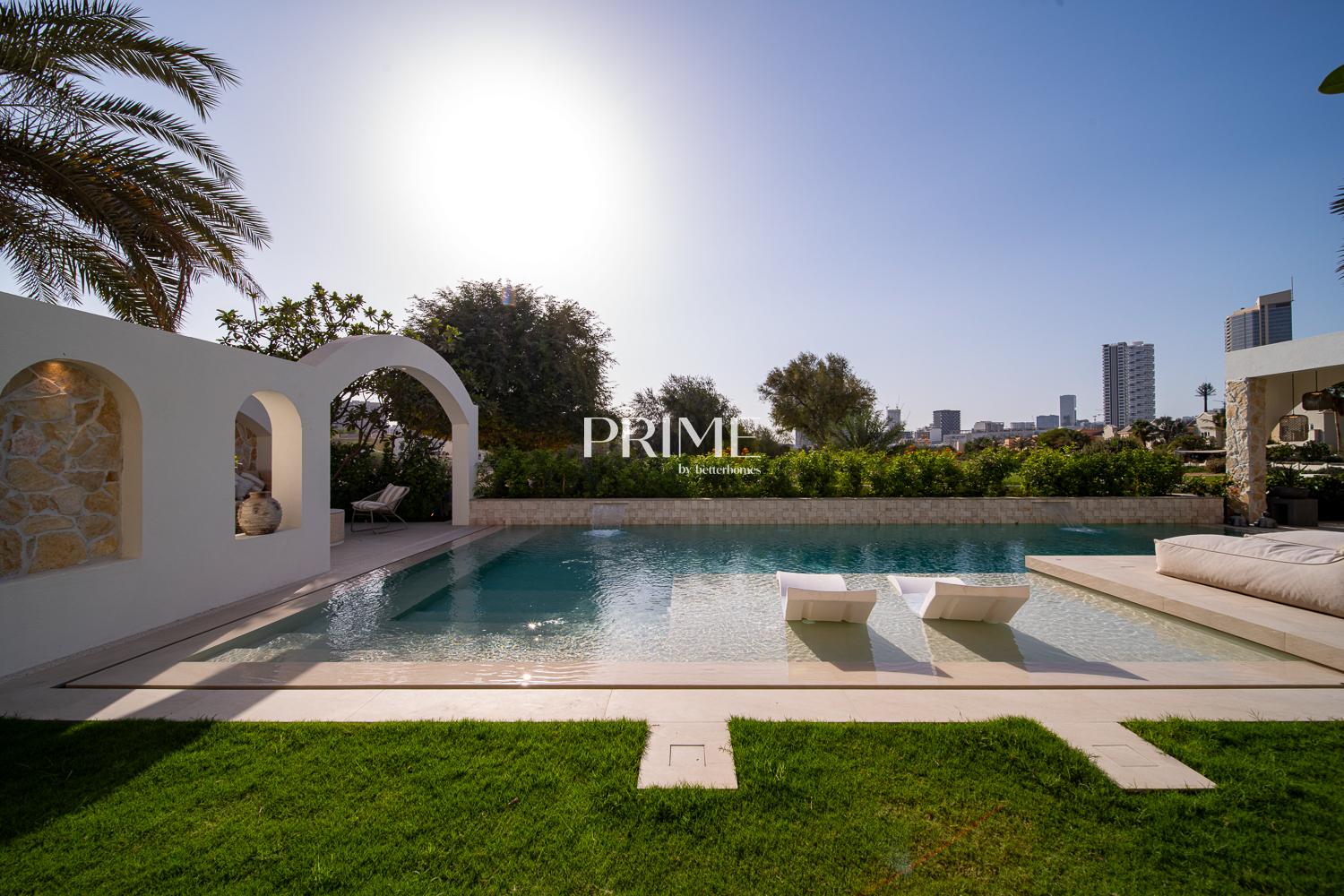 5 Bedrooms Villa in Oliva