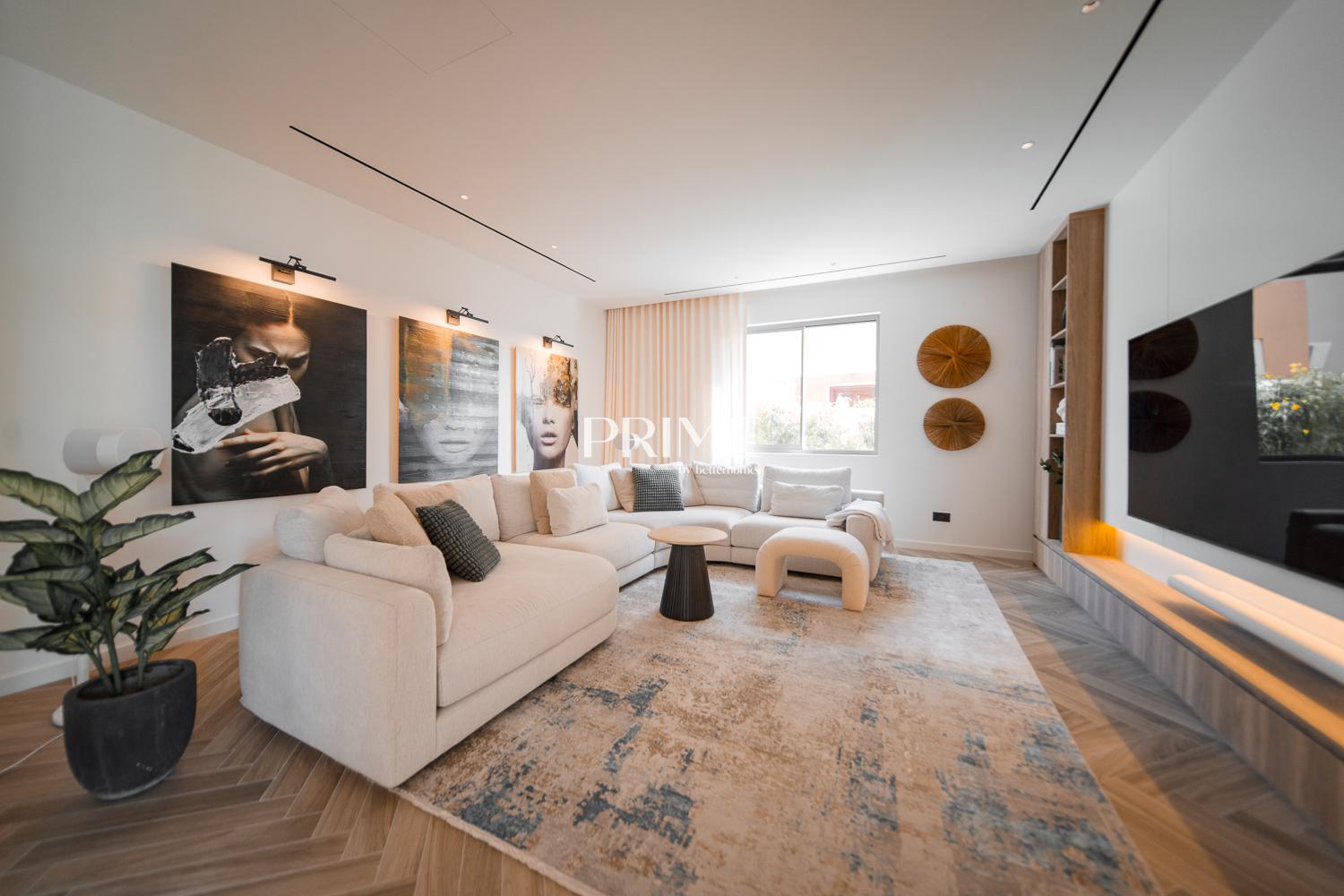 5 Bedrooms Villa in Oliva