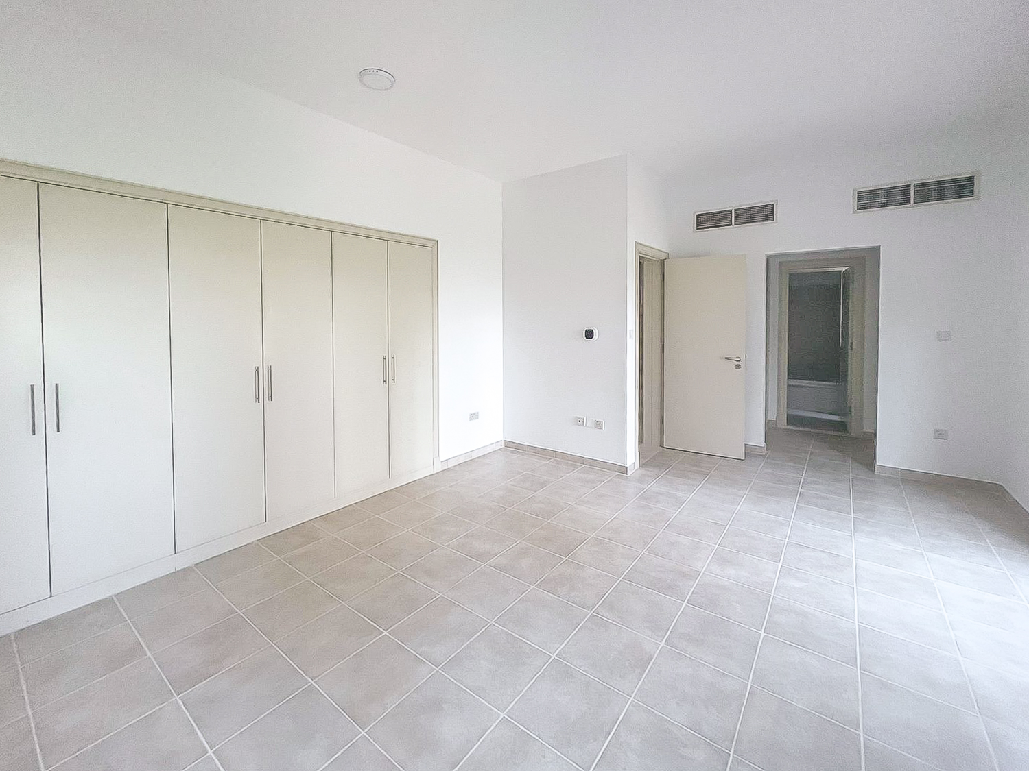 4 Bedrooms Townhouse in Oliva