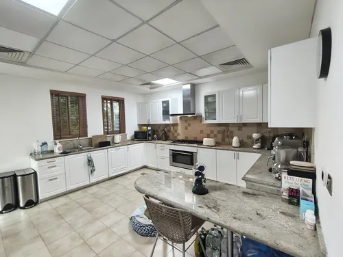 5 Bedrooms Villa in Carmen