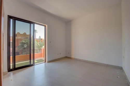 4 Bedrooms Townhouse in Bloomingdale Townhouses