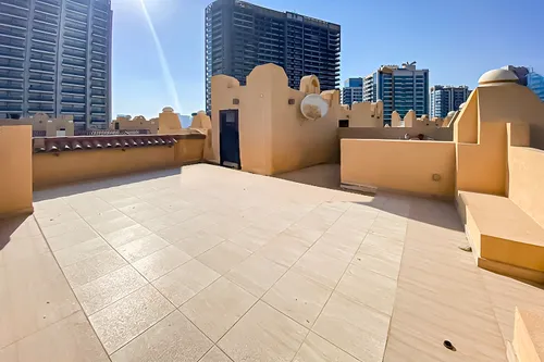 4 Bedrooms Townhouse in Bloomingdale Townhouses