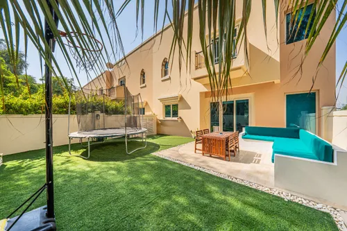 4 Bedrooms Townhouse in Oliva