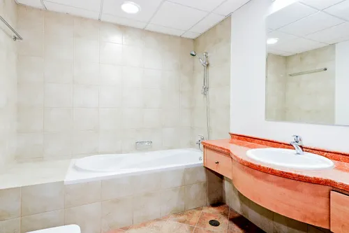 2 Bedrooms Apartment in Venetian