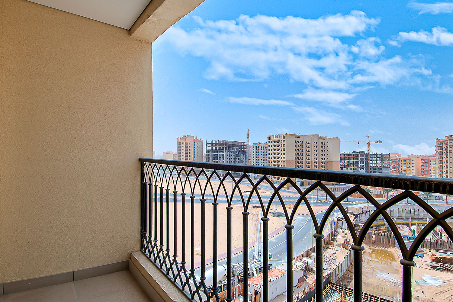 Studio Apartment in Royal Residence 1