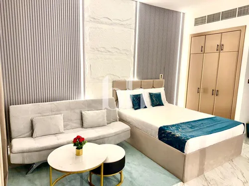 High Floor | Upgraded | Vacant | Golf Course View