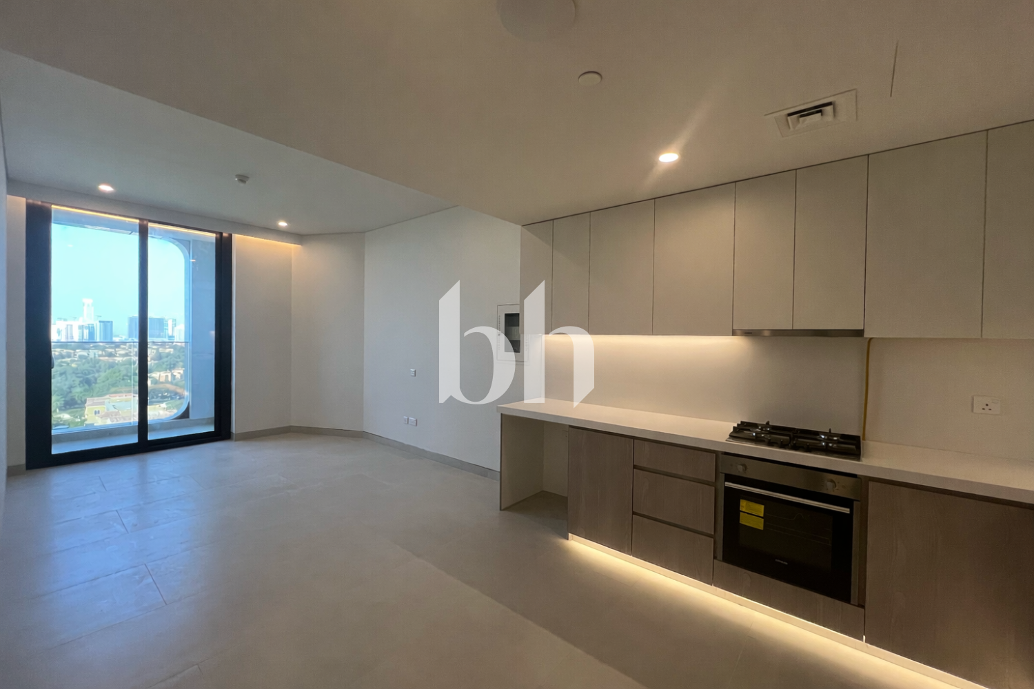 Golf Course Views | Brand New | Modern Apartment