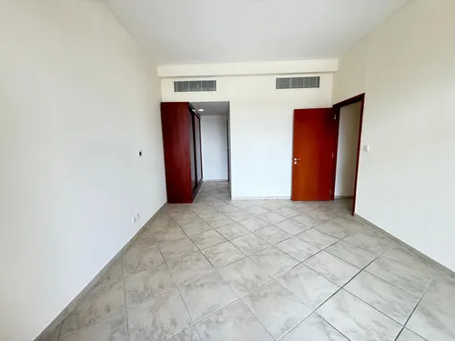 3 Bedrooms Apartment in Abbey Crescent 1