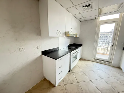 3 Bedrooms Apartment in Abbey Crescent 1