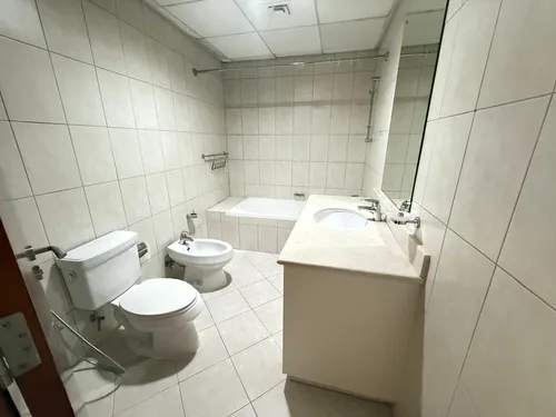 3 Bedrooms Apartment in Abbey Crescent 1