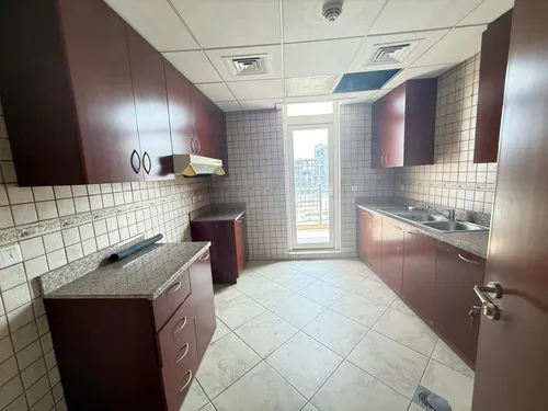 3 Bedrooms Apartment in Abbey Crescent 1