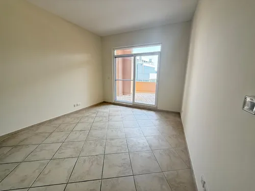 3 Bedrooms Apartment in Abbey Crescent 1