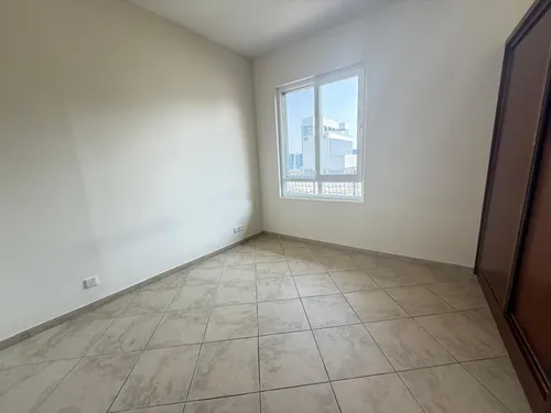 3 Bedrooms Apartment in Abbey Crescent 1