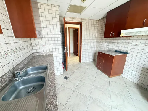 3 Bedrooms Apartment in Abbey Crescent 1