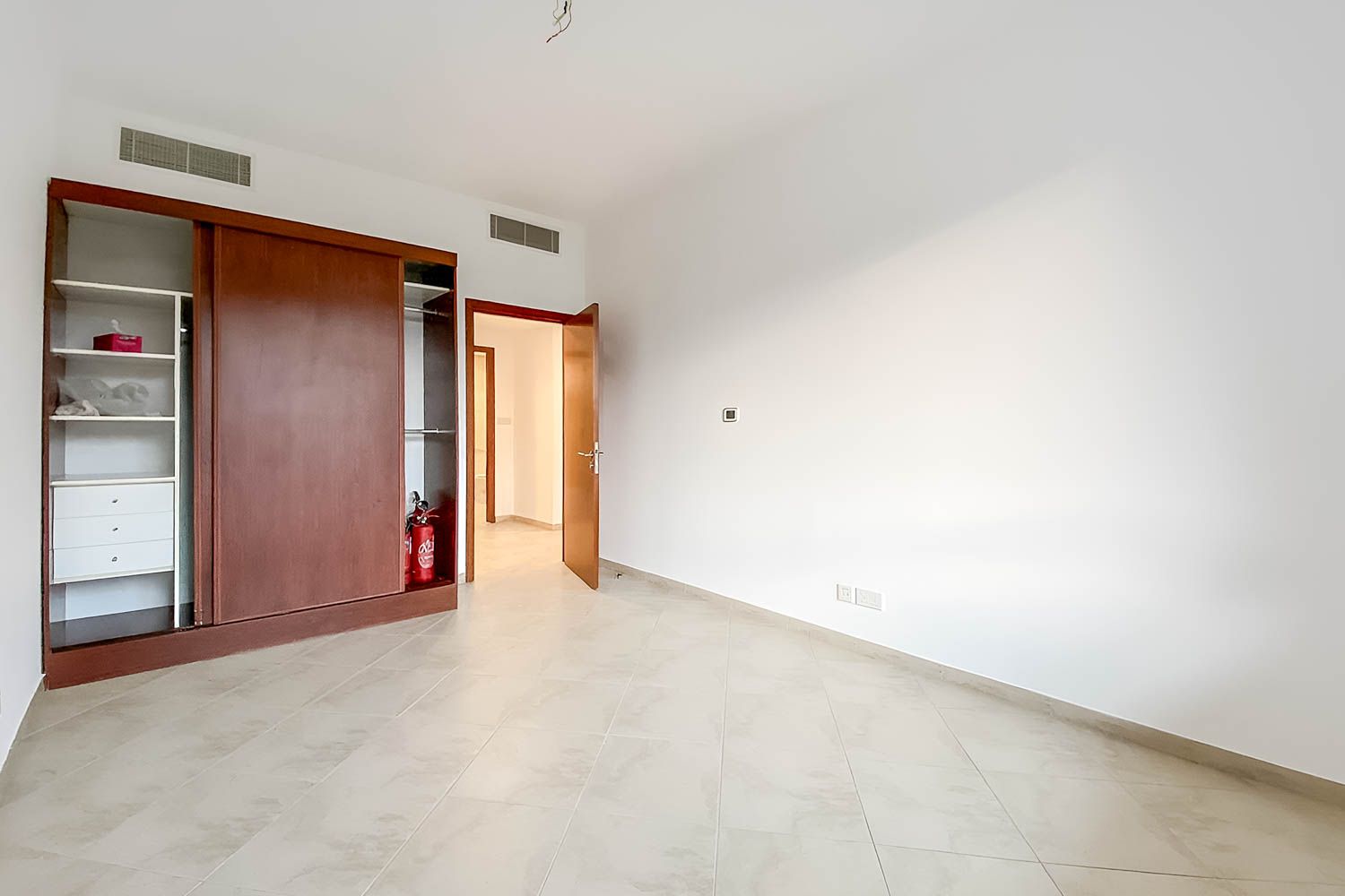 3 Bedrooms Apartment in Shakespeare Circus 2