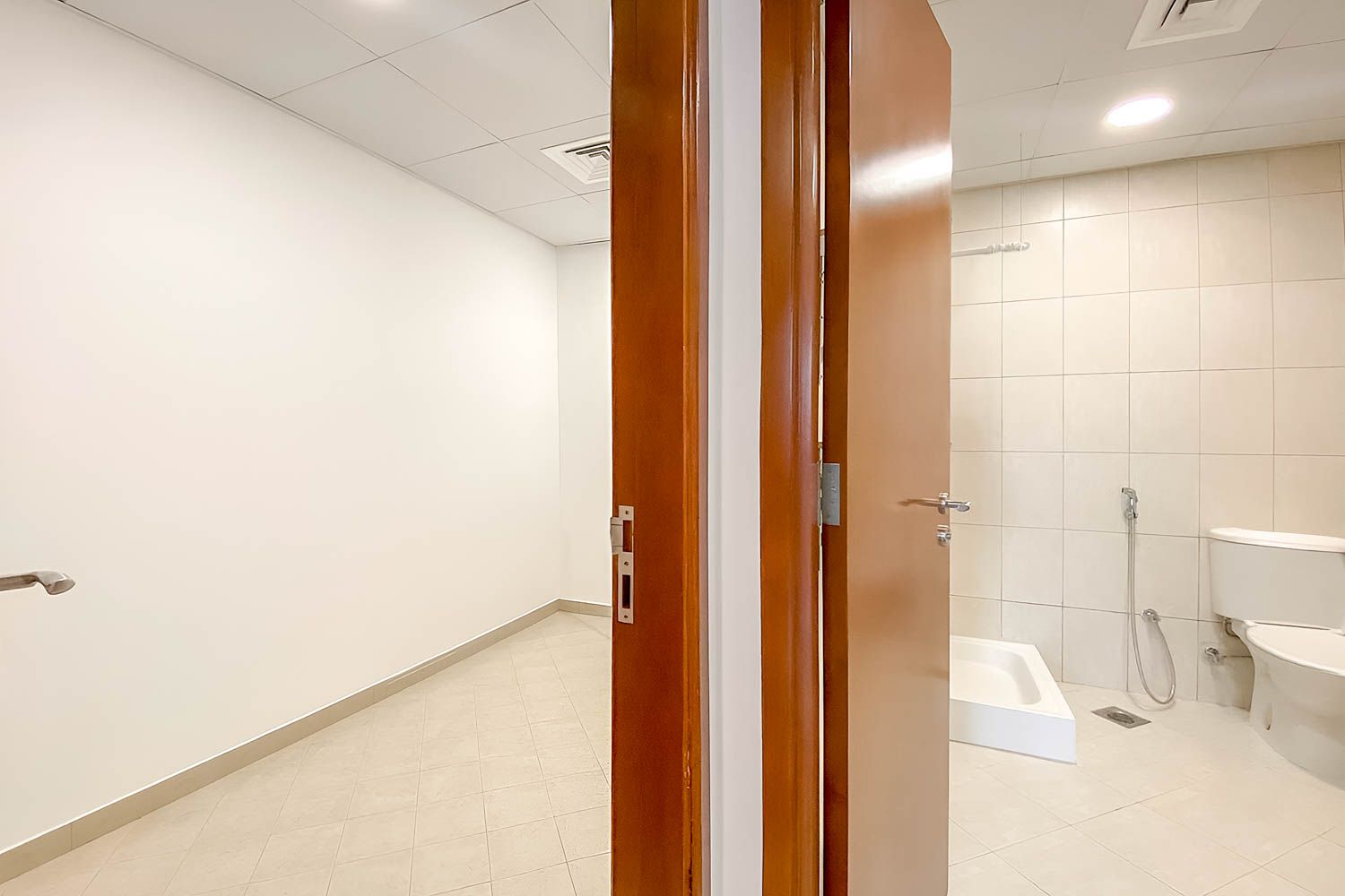 3 Bedrooms Apartment in Shakespeare Circus 2