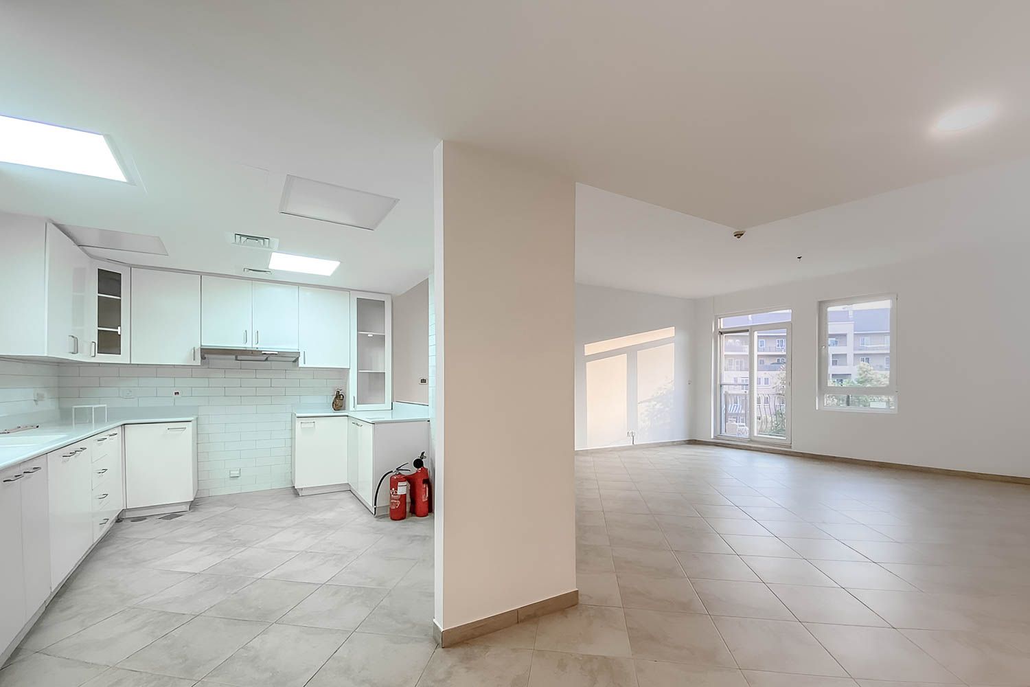 3 Bedrooms Apartment in Shakespeare Circus 2