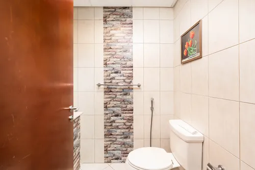 2 Bedrooms Apartment in Dickens Circus 3