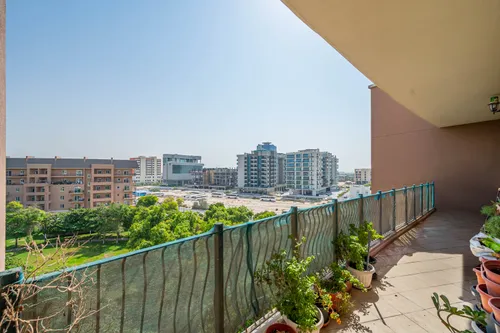 2 Bedrooms Apartment in Dickens Circus 3