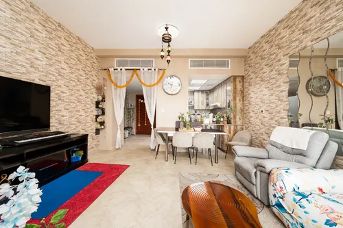 2 Bedrooms Apartment in Dickens Circus 3