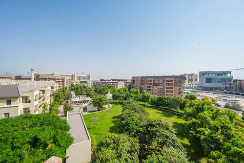 2 Bedrooms Apartment in Dickens Circus 3
