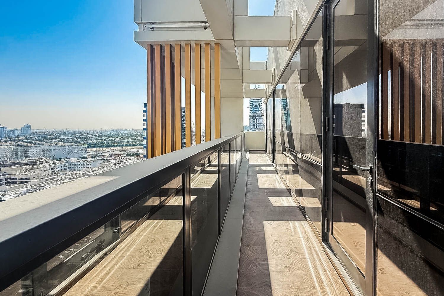 3 Bedrooms Apartment in AURA by Grovy