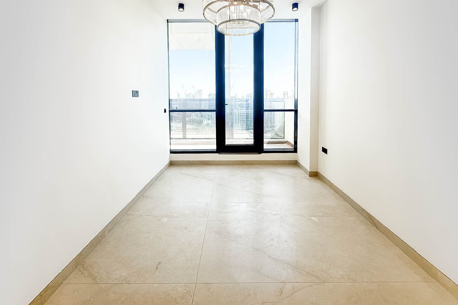 3 Bedrooms Apartment in AURA by Grovy