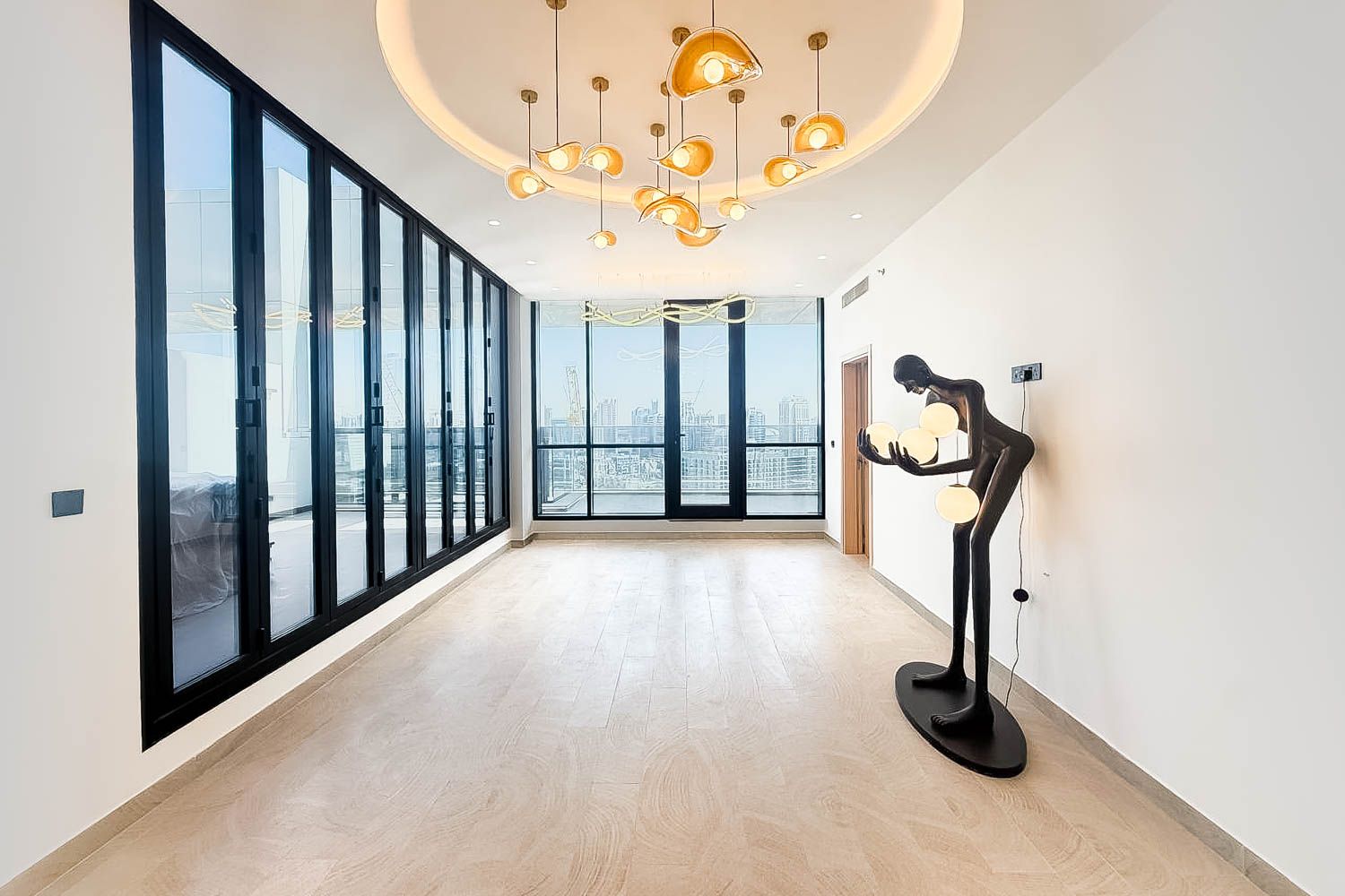 3 Bedrooms Apartment in AURA by Grovy