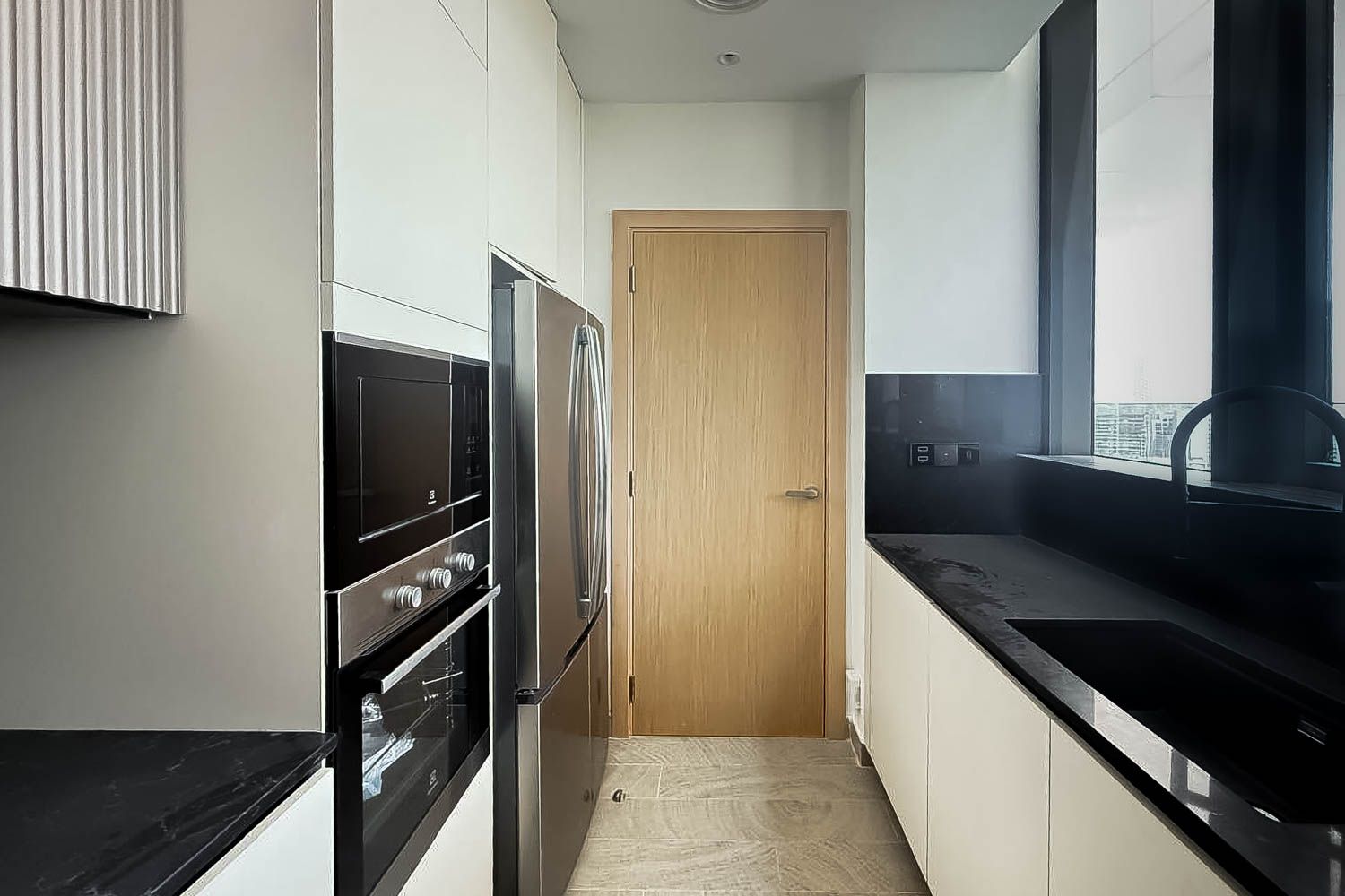 3 Bedrooms Apartment in AURA by Grovy