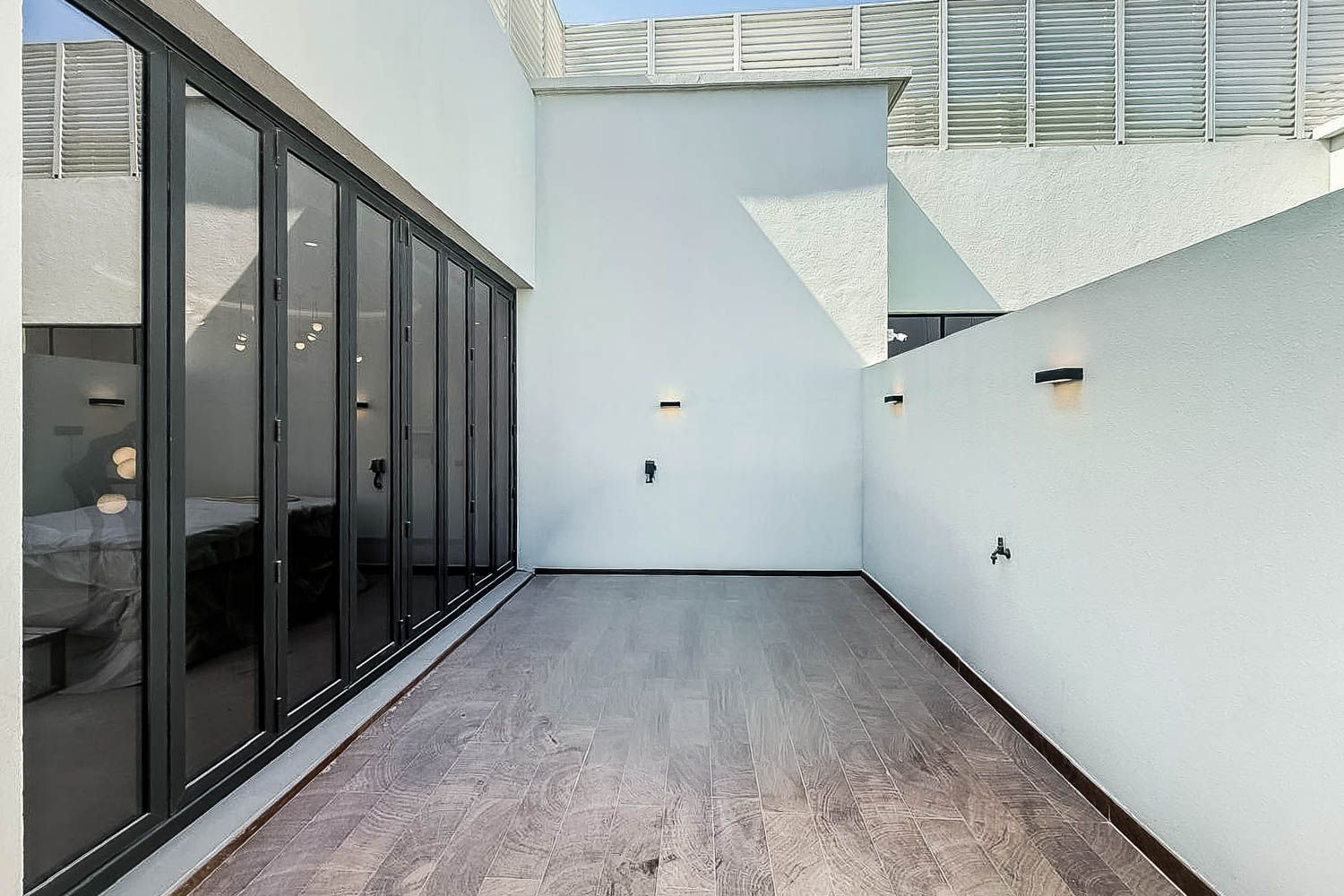 3 Bedrooms Apartment in AURA by Grovy